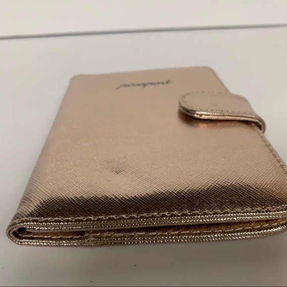 Passport wallet - Picture 6 of 6